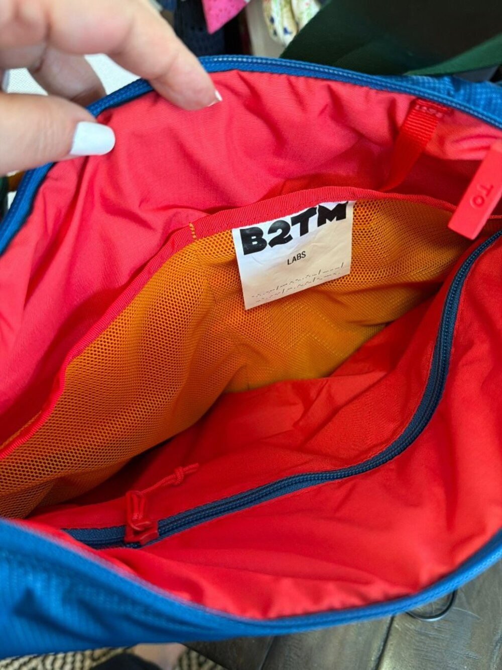 Moon Bag By B2TM Baboon to the Moon Crossbody Adjustable Rare Color - Picture 4 of 4